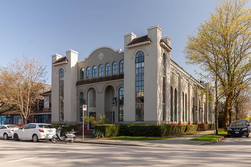 104 700 E Pender Street