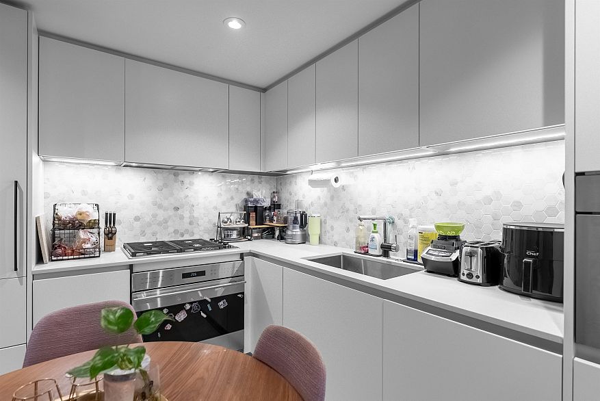 203 1365 Davie Street