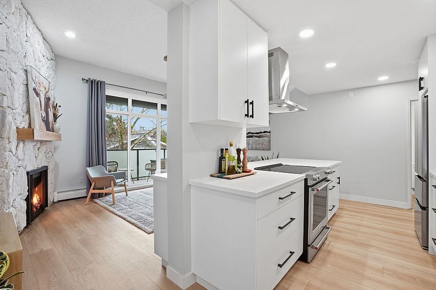 303 1516 Charles Street