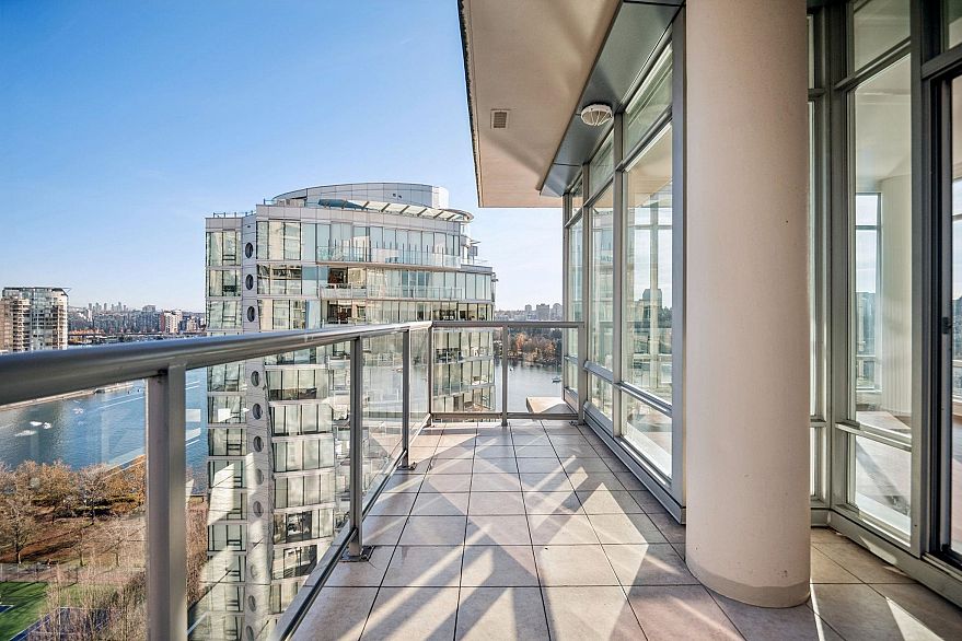 1903 1515 Homer Mews