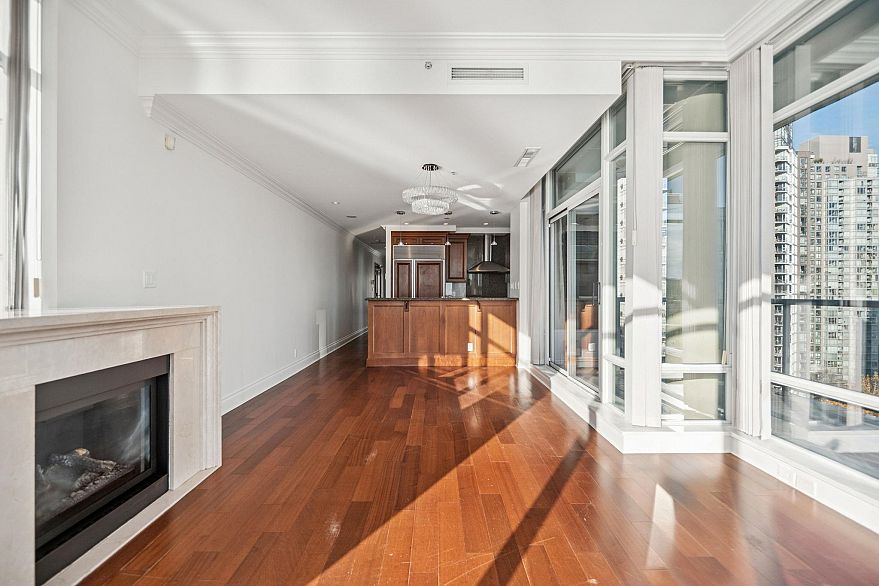 1903 1515 Homer Mews