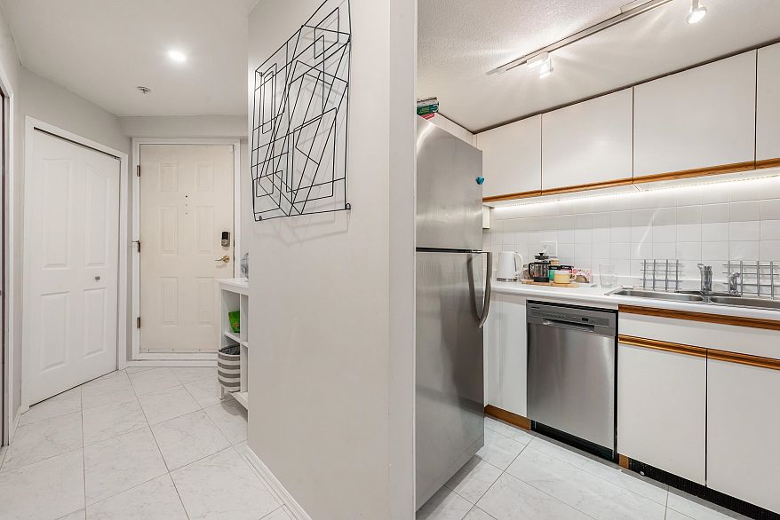 102 725 W 7th Avenue