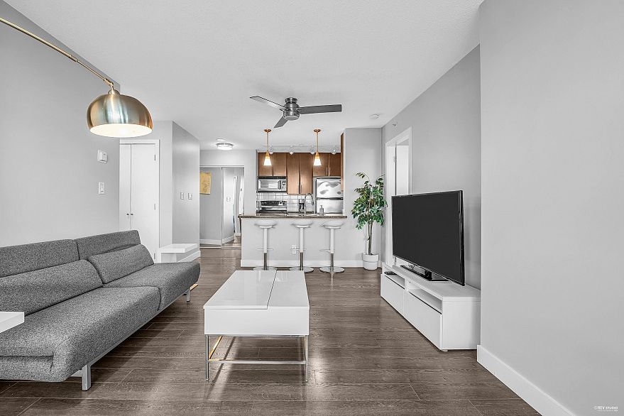 3101 688 Abbott Street