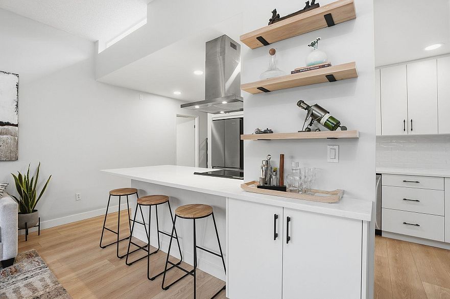 303 1516 Charles Street