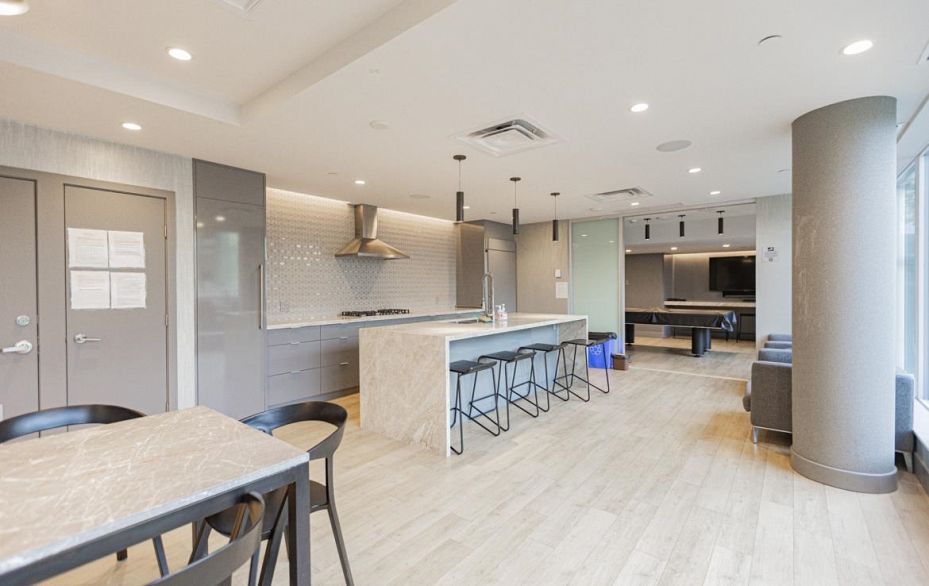 2907 8189 Cambie Street