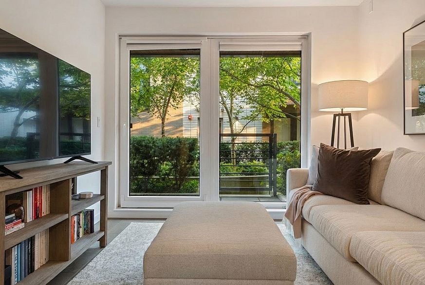 105 5383 Cambie Street