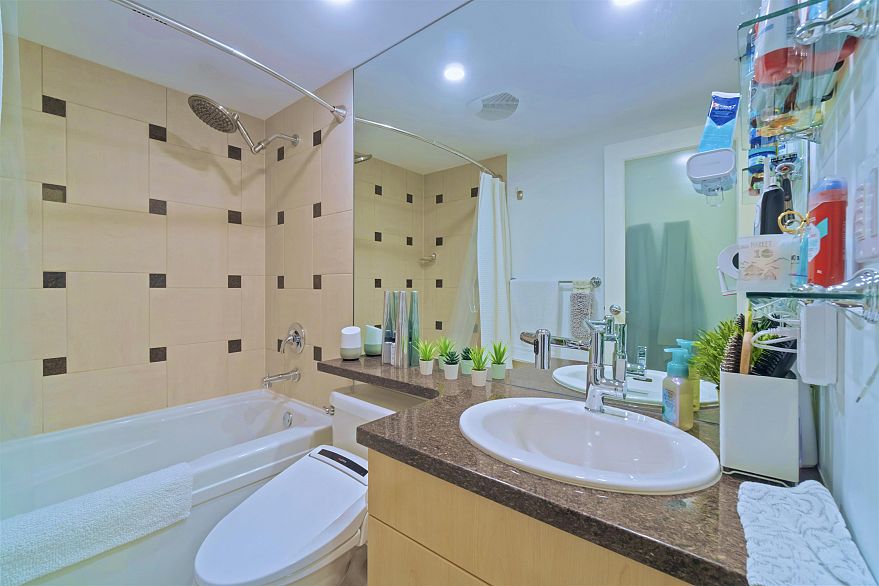 3608 1033 Marinaside Crescent