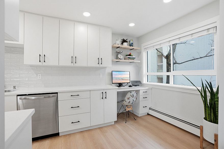 303 1516 Charles Street