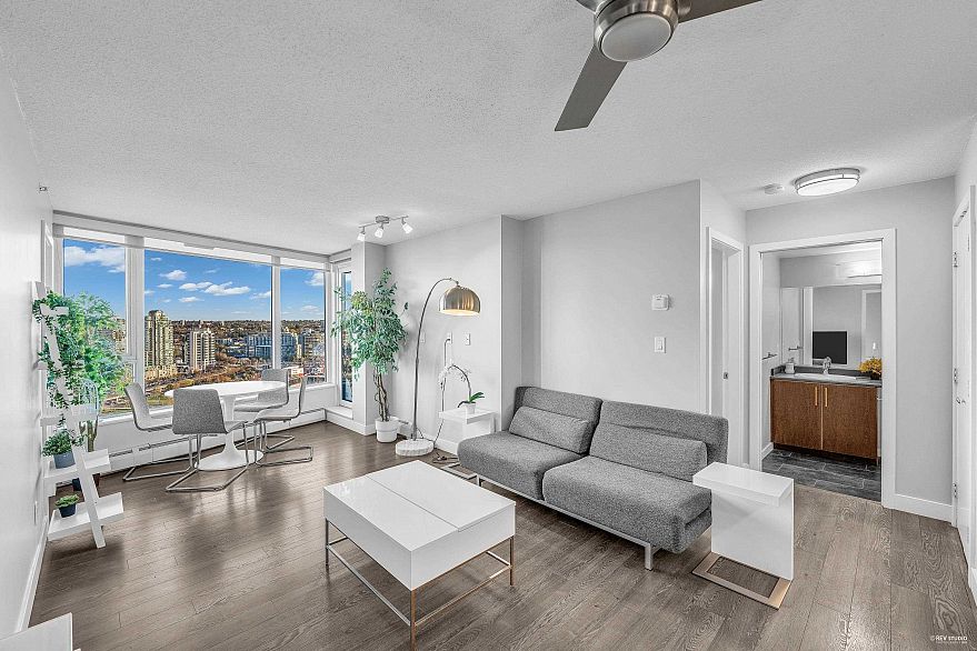 3101 688 Abbott Street