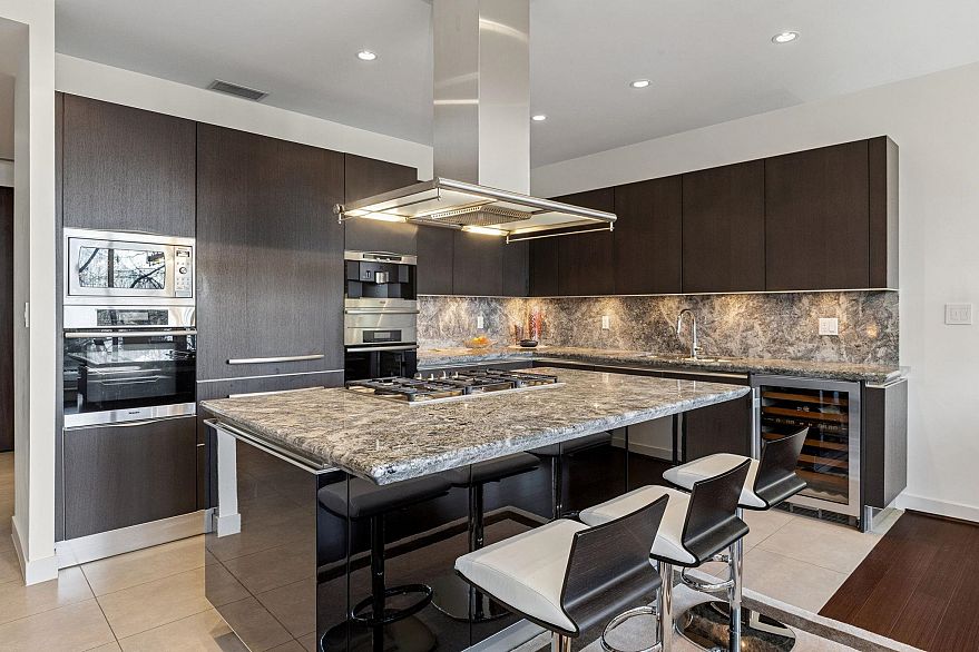 TH102 1139 W Cordova Street