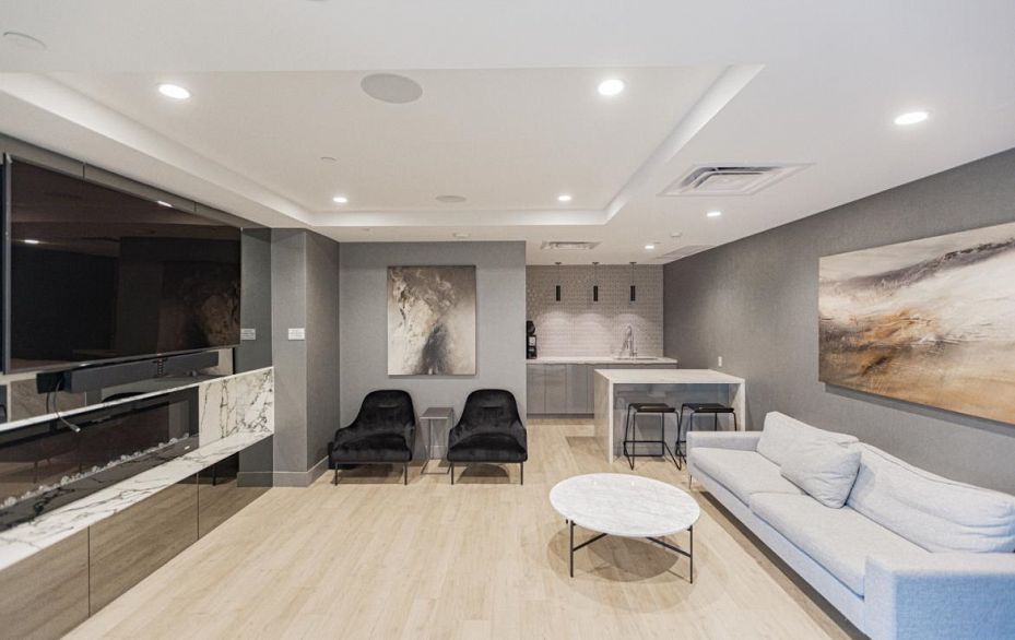 2907 8189 Cambie Street