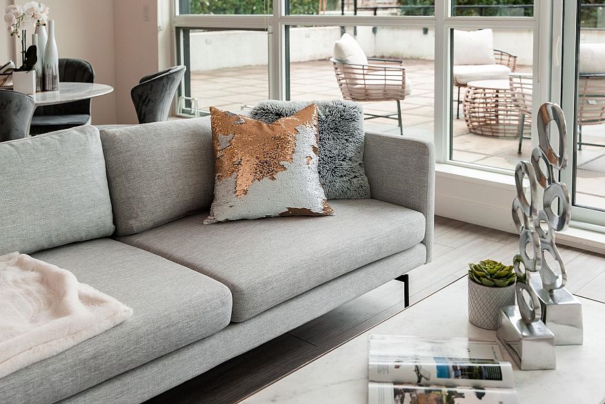 372 438 W King Edward Avenue