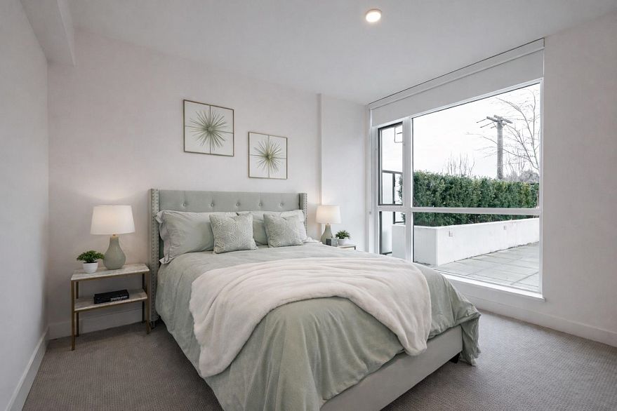 372 438 W King Edward Avenue