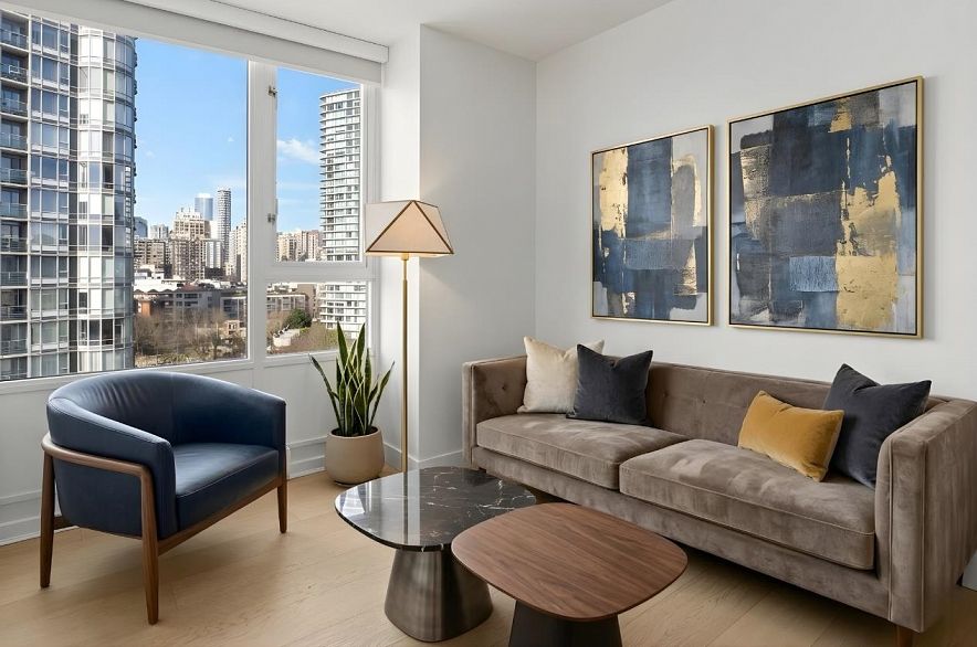 1507 1033 Marinaside Crescent