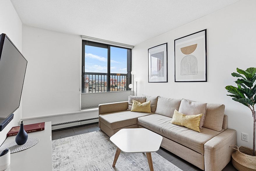 1110 66 W Cordova Street