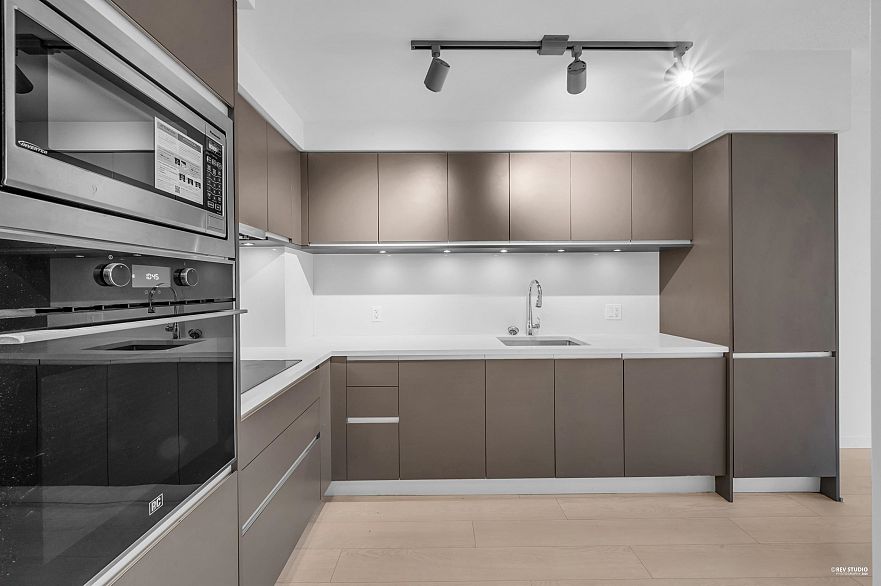 317 180 E 2nd Avenue