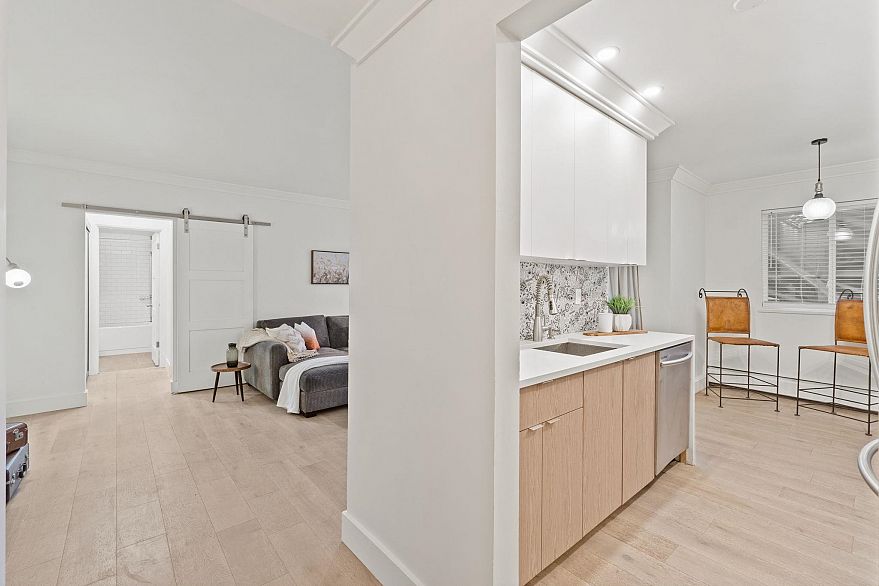 104 1540 E 4th Avenue