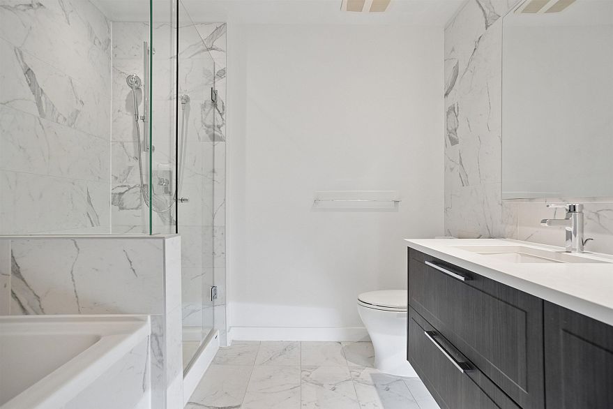 608 6677 Cambie Street