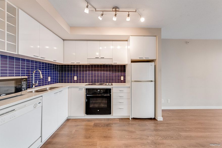 1209 131 Regiment Square