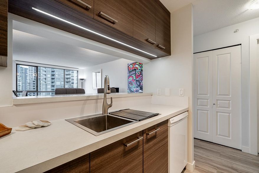 1710 5288 Melbourne Street