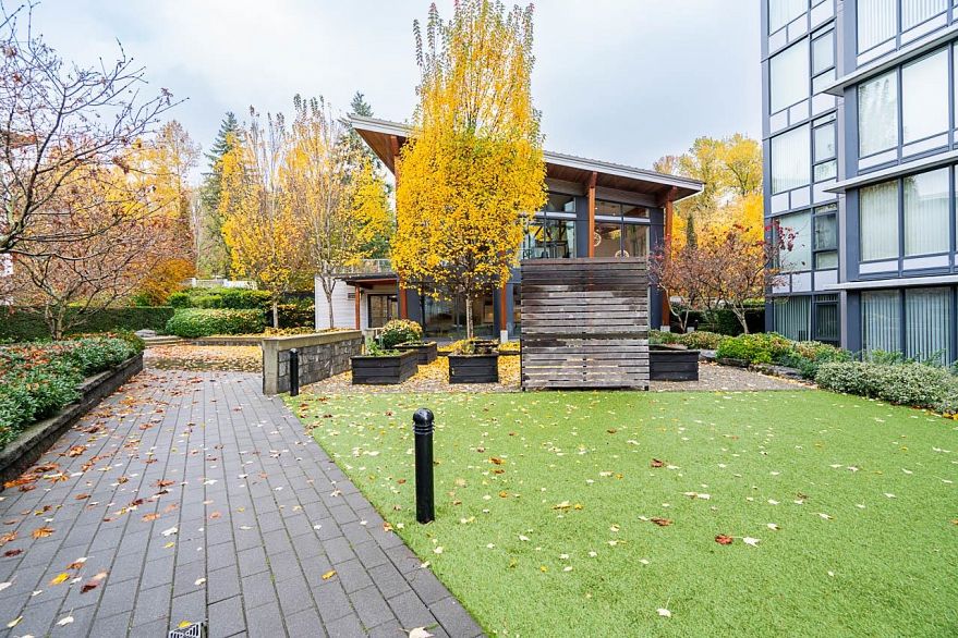 502 3281 E Kent Avenue North Avenue