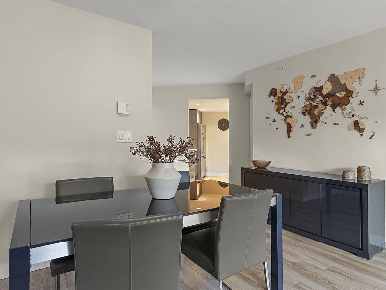 302 1323 Homer Street