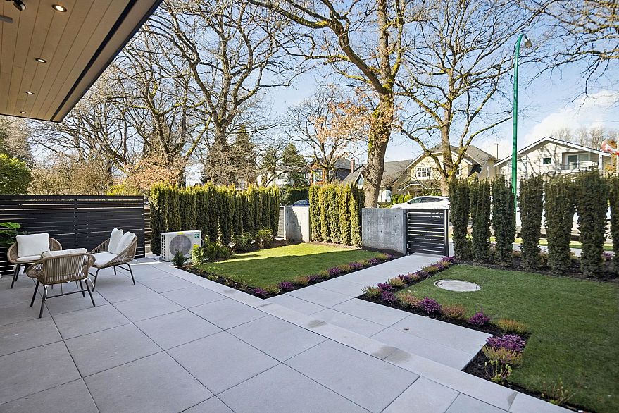 1 3036 W 13th Avenue