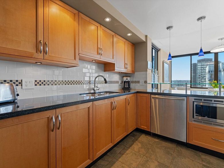 1203 1236 Bidwell Street