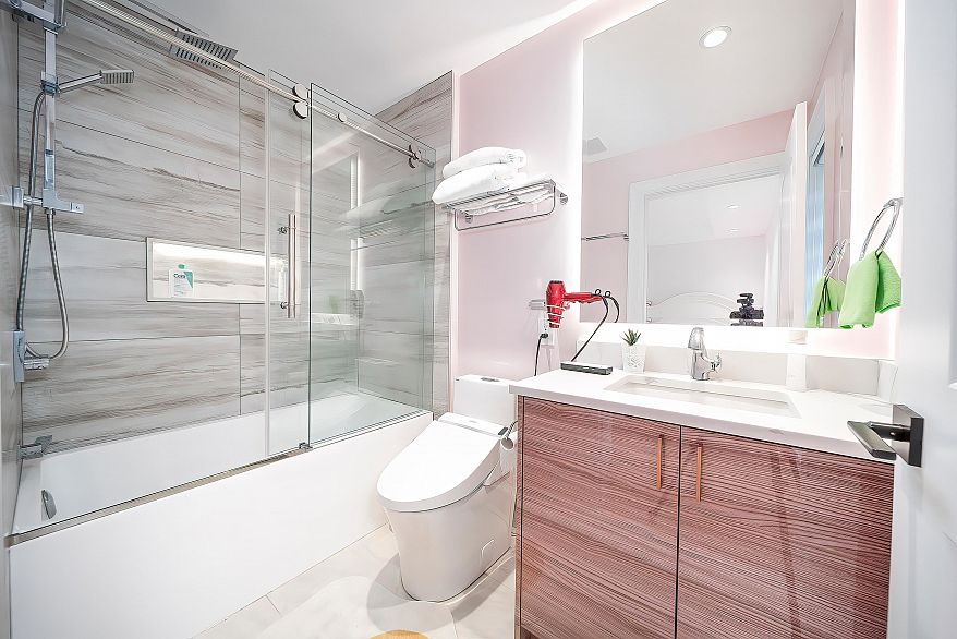 1 4085 W 41st Avenue