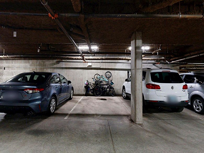 307 865 W 15th Avenue