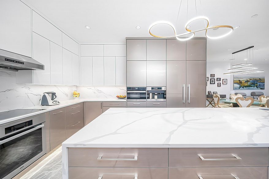 1 4085 W 41st Avenue