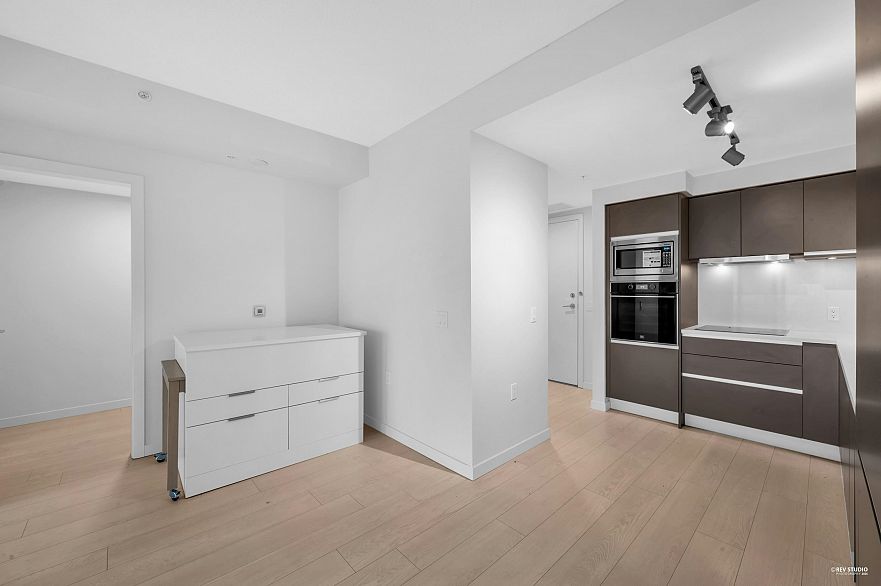 317 180 E 2nd Avenue