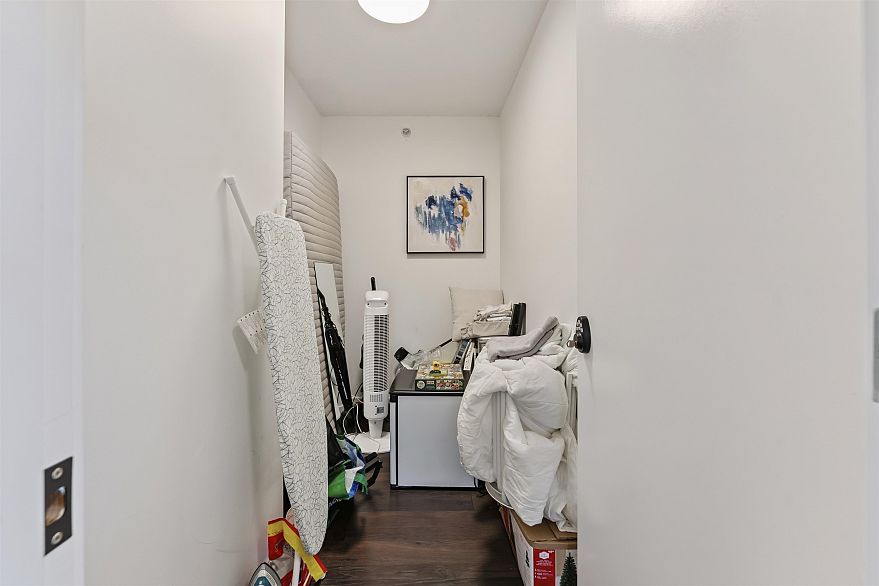 1802 688 Abbott Street