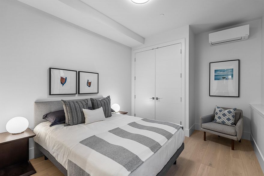 4346 Locarno Crescent