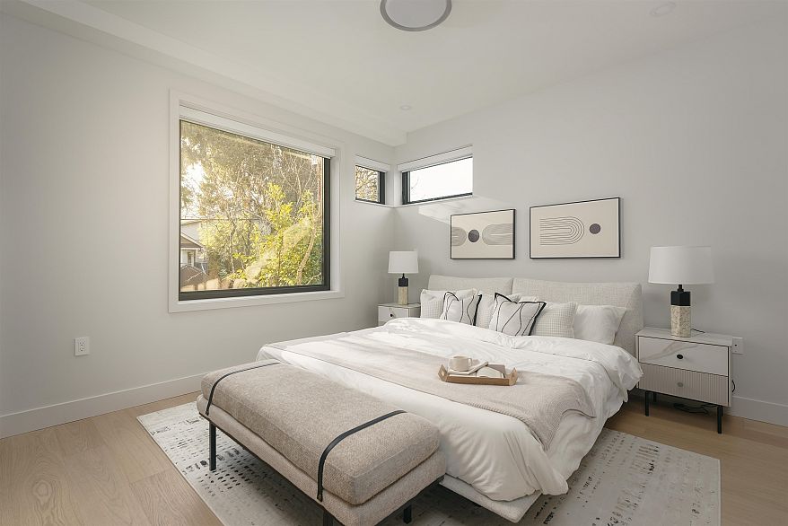 2 2637 W 12th Avenue