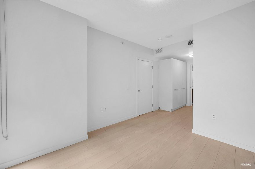 317 180 E 2nd Avenue