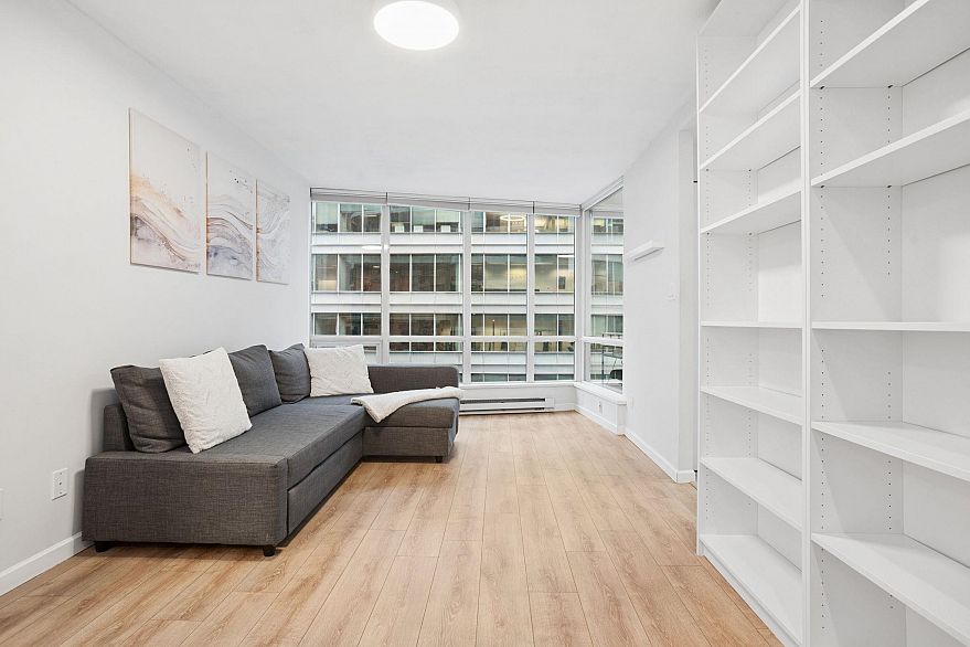 2208 1166 Melville Street