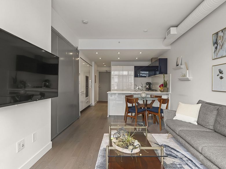 510 108 E 1st Avenue