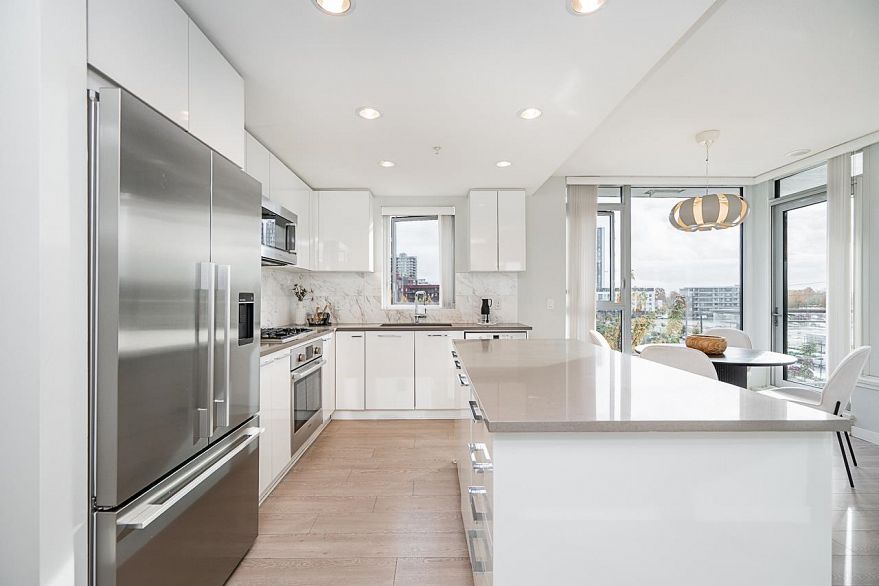 502 3281 E Kent Avenue North Avenue