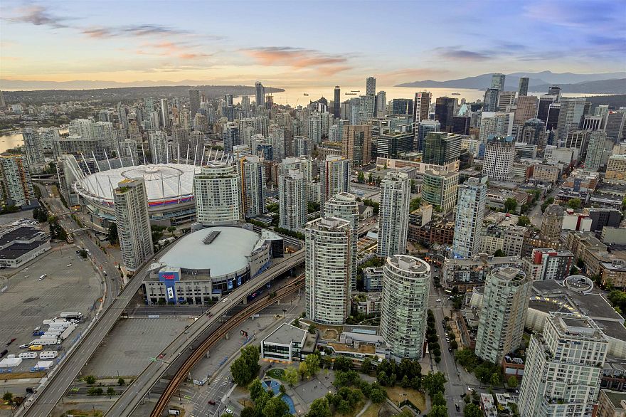 1802 688 Abbott Street