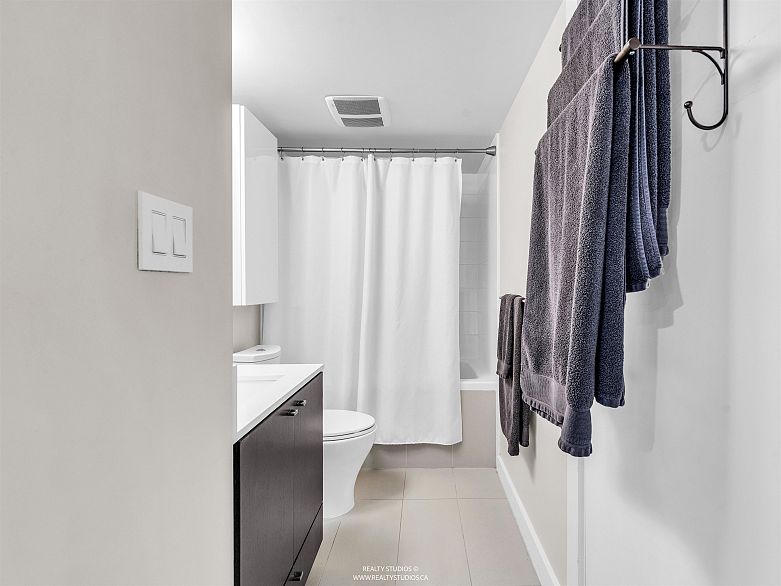 306 1618 Quebec Street