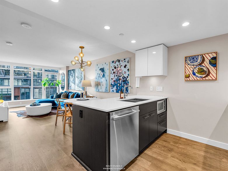 306 1618 Quebec Street