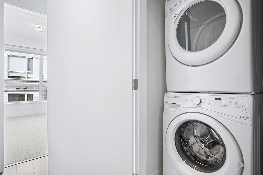 608 6677 Cambie Street