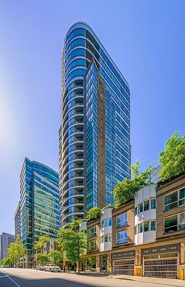 2208 1166 Melville Street