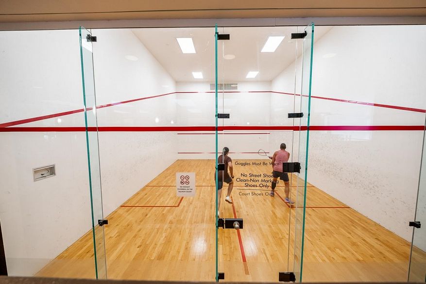 301 583 Beach Crescent