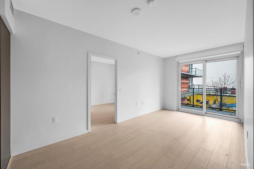 317 180 E 2nd Avenue