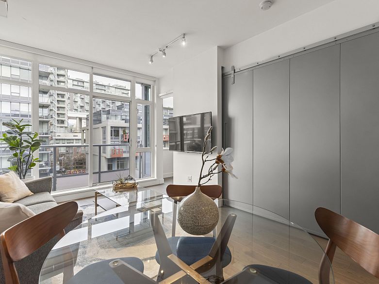 510 108 E 1st Avenue