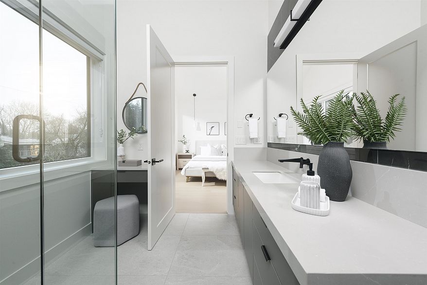 2 3232 W 38th Avenue