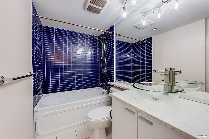 1209 131 Regiment Square