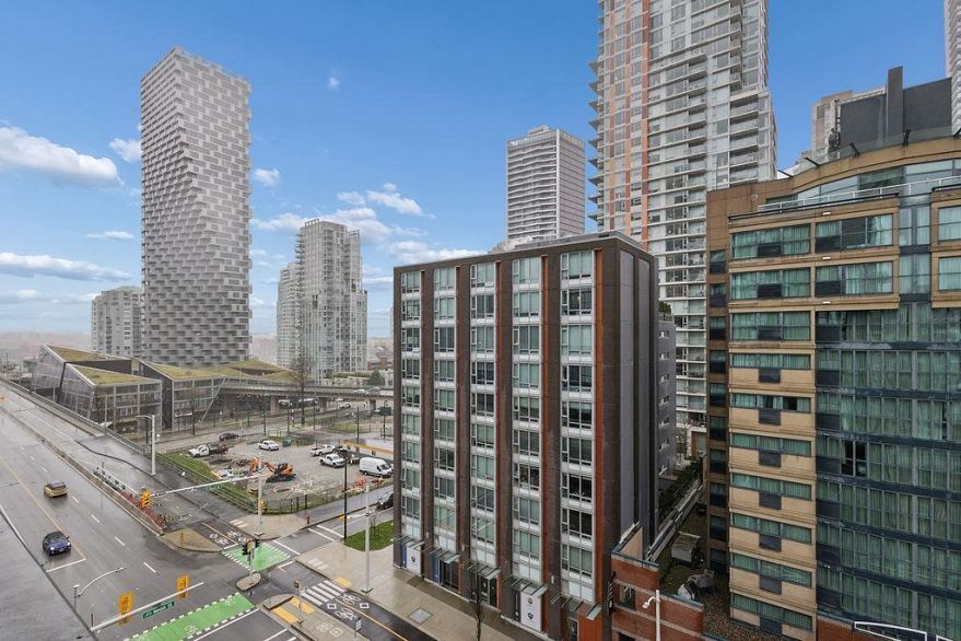 902 1325 Rolston Street